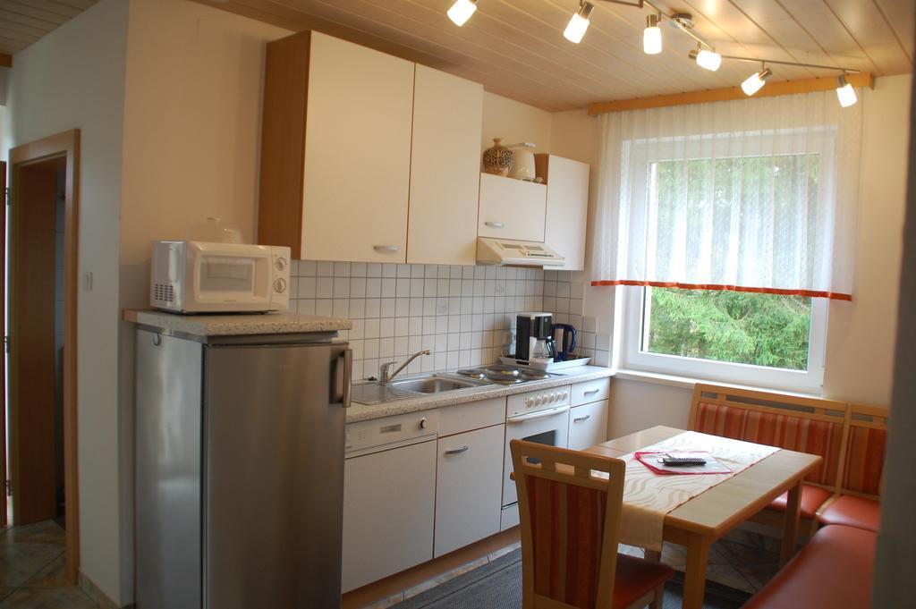 Haus Am Wald Apartamento Faak am See Quarto foto